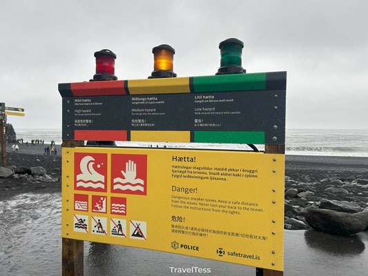 Waarschuwingsbord voor sneaker waves