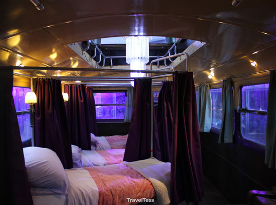 Binnenkant van de Knight Bus