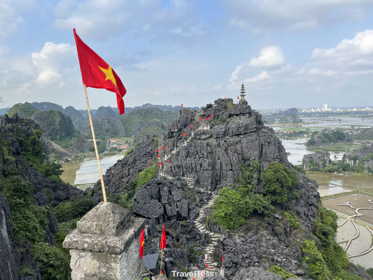 Uitzicht vanaf Mua Cave