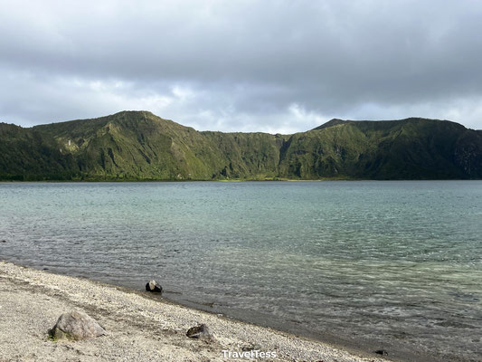 Voet van kratermeer Lagoa do Fogo