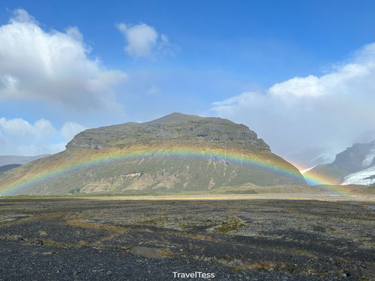 Regenboog bij gletsjer