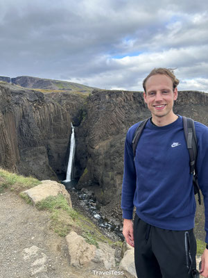 Hike naar Hengifoss