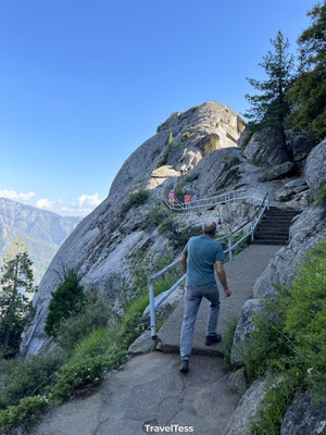Moro Rock Trail