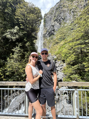 Devils Punchbowl Waterfall