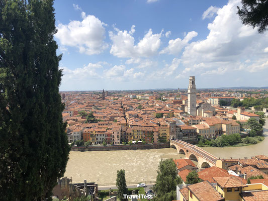 Verona vanaf Castel San Pietro