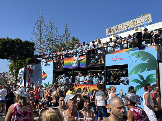 Bus optocht Gay Pride Maspalomas