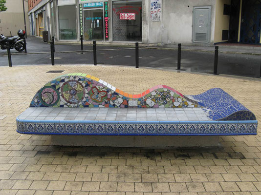 Banc "Europe" place de la fraternité à Montreuil