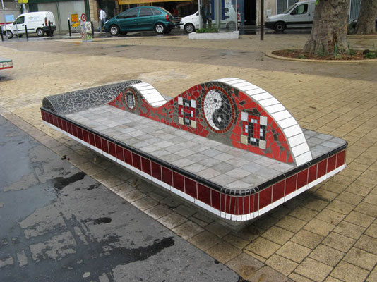 Banc "Asie" place de la fraternité à Montreuil