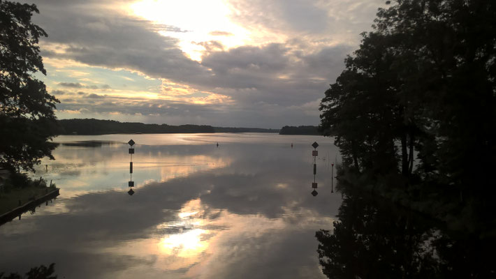 Sonnenuntergang nach einer erfolgreichen Dosenjagd am Dolgensee