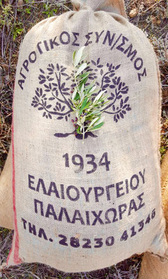 Olivensack mit dem Logo der Olivenmühle