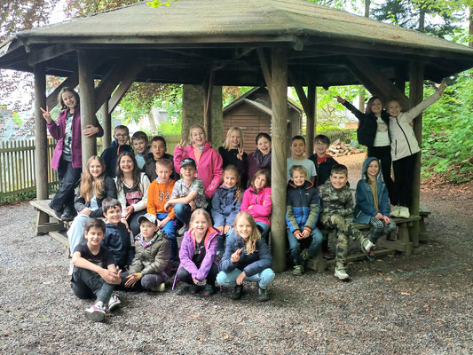 Klasse 4b - Klassenlehrerin Frau Schomacher