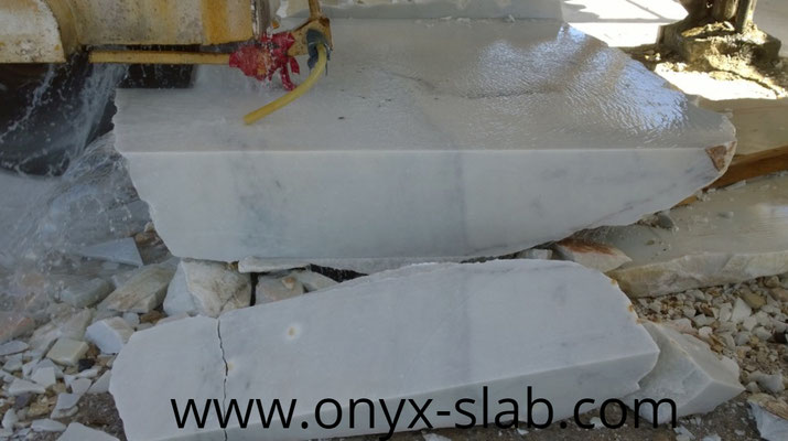 solid marble molding, carrara white, carrara marble, carrara white marble, marble columns, marble stairs, marble balusters, marble works, solid marble crafts,  manufacture of solid marble, solid marble columns, marble blocks for jobs