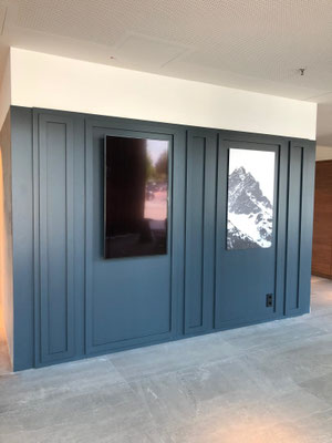Detailansicht eines alpinen Wandmotivs, Fotokunst für Hotelräume und öffentliche Bereiche.