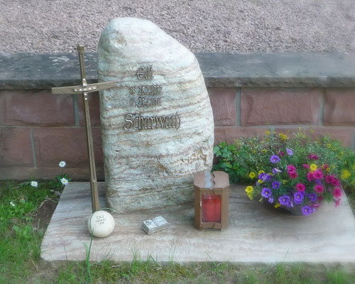 Urnengrab mit Odenwald Quarz