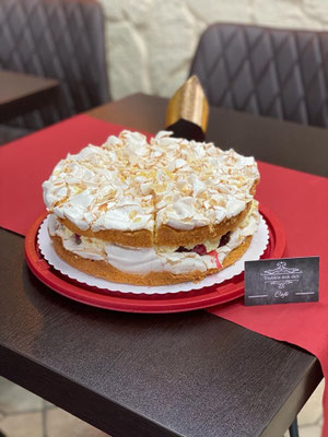 Himbeer-Baiser Torte