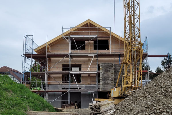 Einfailienhaus am Hang - Blockhaus Baustelle Hessen 