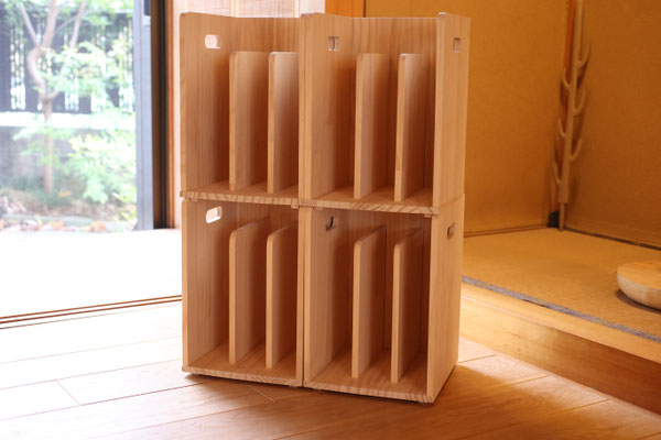 ダイニングテーブルがすっきり／書類・勉強道具・PC・テキスト・飲み物の収納／BOOK STAND／ブックスタンド／整理収納アドバイザー