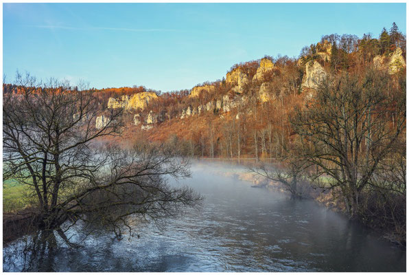 Die Donau bei Beuron mit aufziehendem Nebel 0645