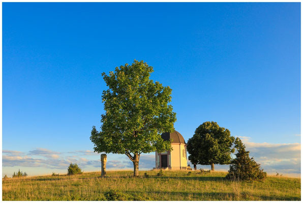 Wacholderheide Alter Berg bei Böttingen mit Josefskapelle 6718