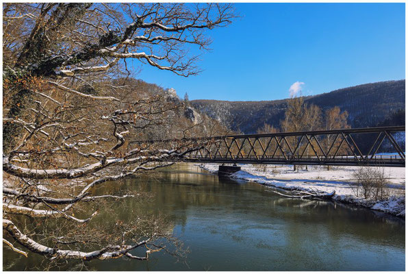 Eisenbahnbrücke über die Donau 5776