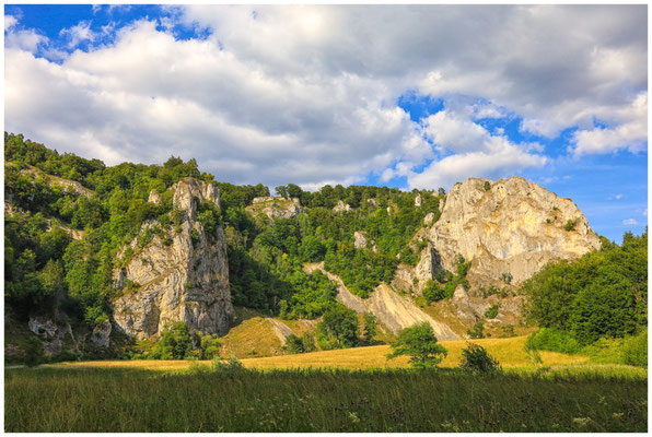 Aussichtspunkt Burgstall (Mitte) und Stiegelesfels (rechts) 5998
