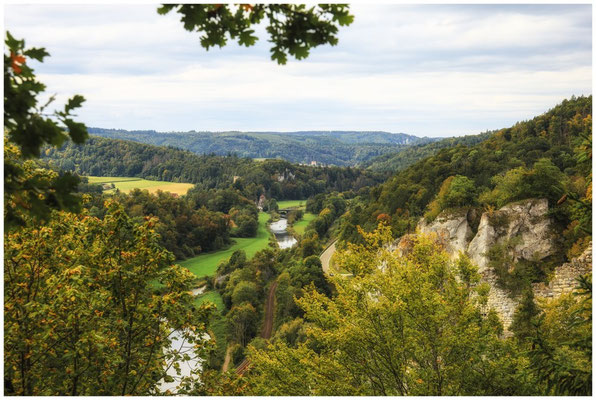 Blick auf die Donau, die Ruine Dietfurt und Mühle 7346
