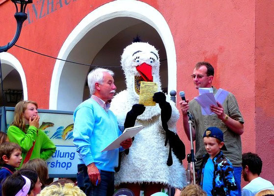 Klappi Storch beim Kinderspieletag