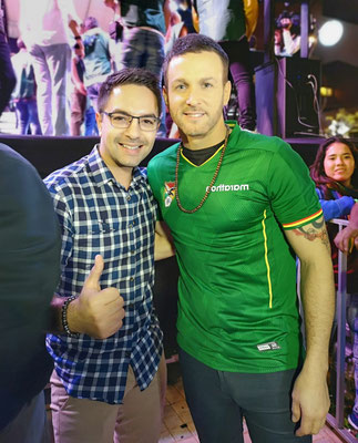 Junto al cantante Axel, en la Centamaratón del Banco Mercantil Santa Cruz, en el año 2019