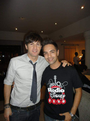 Entrevista al cantante Axel, en el concierto "Radio Disney Vivo" en el año 2012