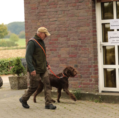 Suchensieger Uwe Breiderhoff mit Onya von der Borg