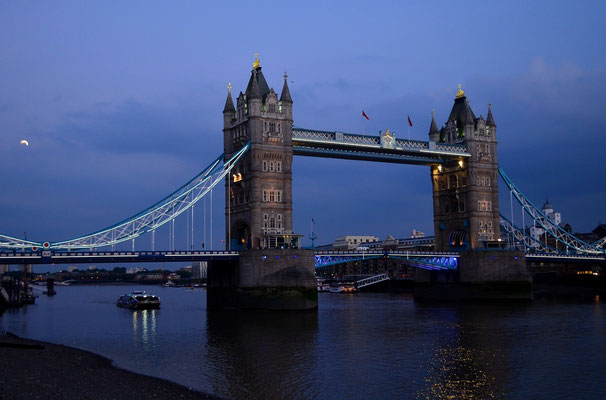 Tower Bridge at dusk, London, Great Britain. 