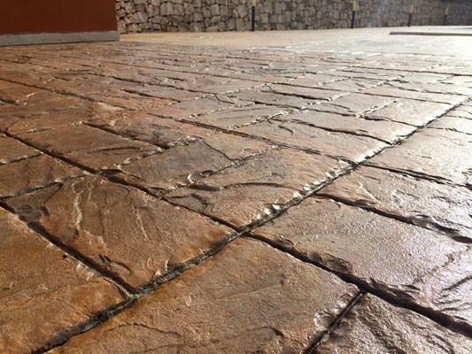 29 - Solarium / Basketweave brick