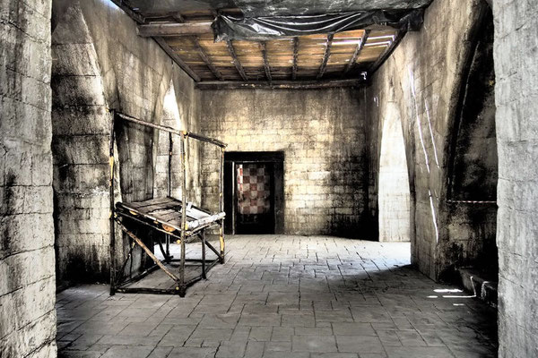6 Interno edificio in pietra / Ardesia bugnata 