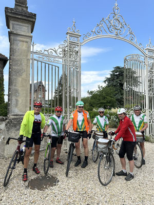 Sortie VIGNEMONT devant  le Chateau de LATAULE