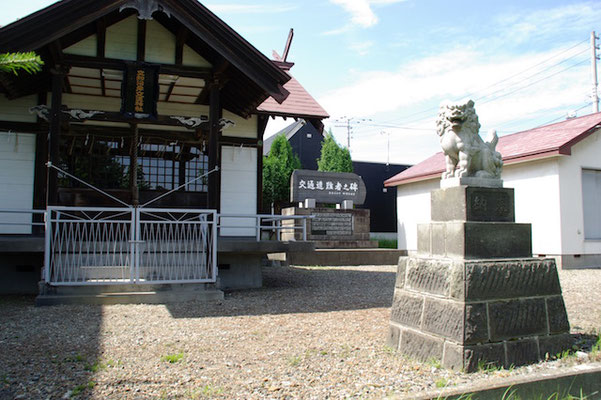 神社の全景