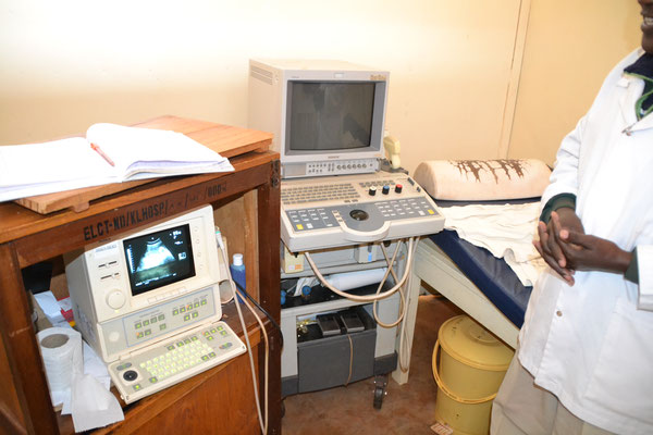 Untersuchungsraum mit Ultraschallgeräten