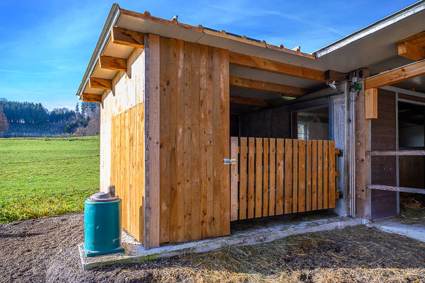 Neue Paddockboxen auf dem Pferdehof Winkl in Steinhöring fotografiert von Fichtner Fotodesign
