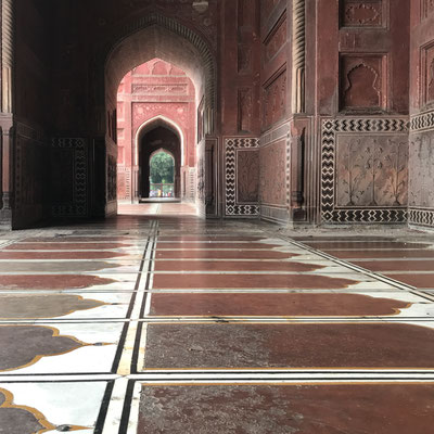 Same Day Agra Taj Mahal Tour from Delhi with private Taxi and Driver