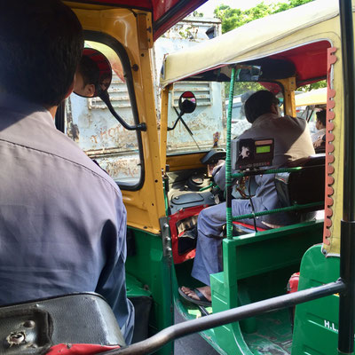 1 day tour Delhi with your private tun-tuk. Explore the best sites in New and Old Delhi in a private full day tour