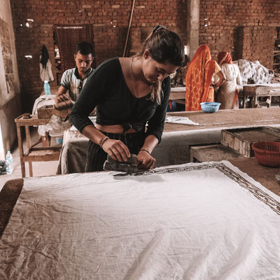 Blockprint Workshop Bagru India for groups, individual tourist and textile students, teacher.,We book your personal textile workshop. 1 day or Weekly workshop.