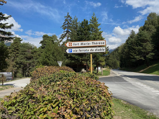 Spaziergang zur Pont du Diable am Fort Redoute Marie-Thérèse