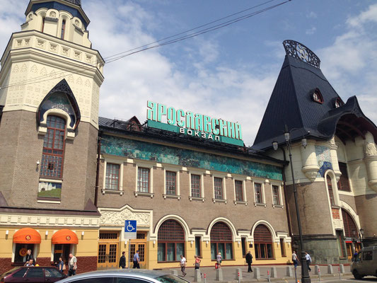 Bahn fahren in Moskau - Jaroslawler Bahnhof 