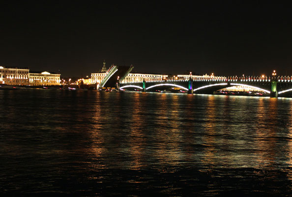 Brückenöffnung in Sankt Petersburg (2016)