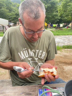 Frühstück in Seorak-dong - Ei-Brötchen ohne Messer