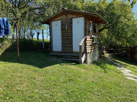 Camping Bradova-Barsana - WC&Duschhäuschen