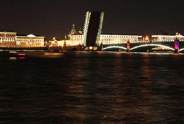 Brückenöffnung in Sankt Petersburg (2016)