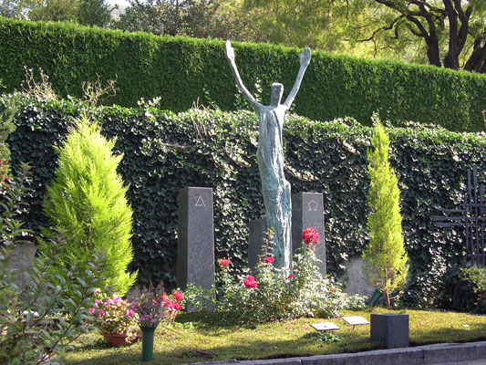 Priestergrabmal in Zug