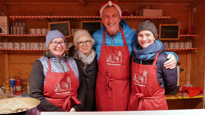 Zweiter Adventsamstag, das Punschhüttenteam