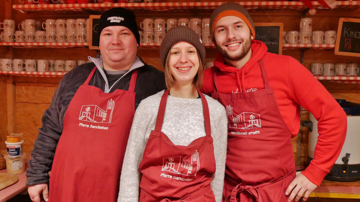 Heilig Abend nach der Christmette, Punschhüttenteam