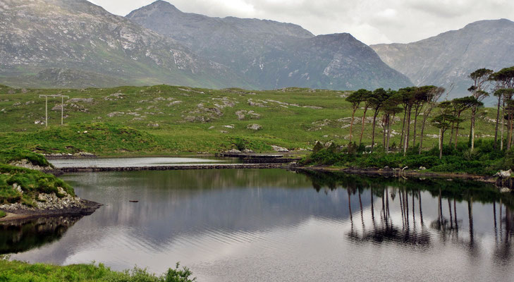 Dienstag: Die romantische Region Connemara ist ein Land der Berge, Seen und Moore.